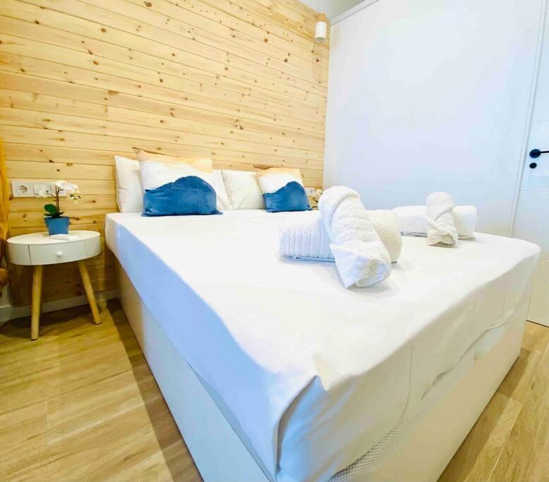 Beautiful Flat Next The Beach Валенсия Экстерьер фото