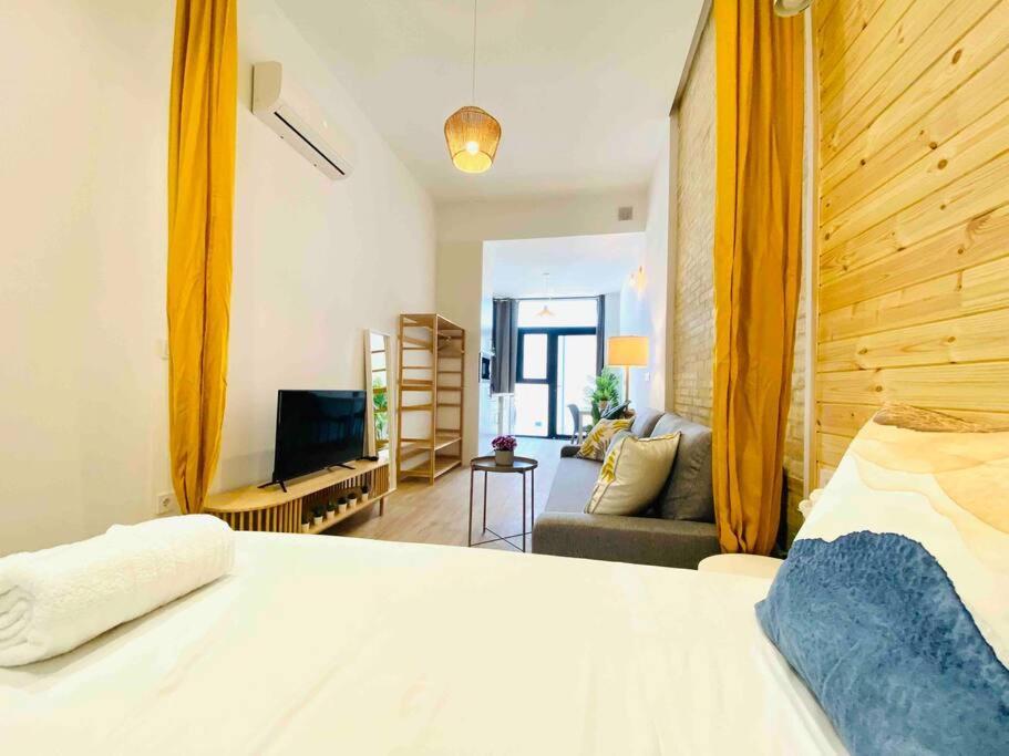 Beautiful Flat Next The Beach Валенсия Экстерьер фото